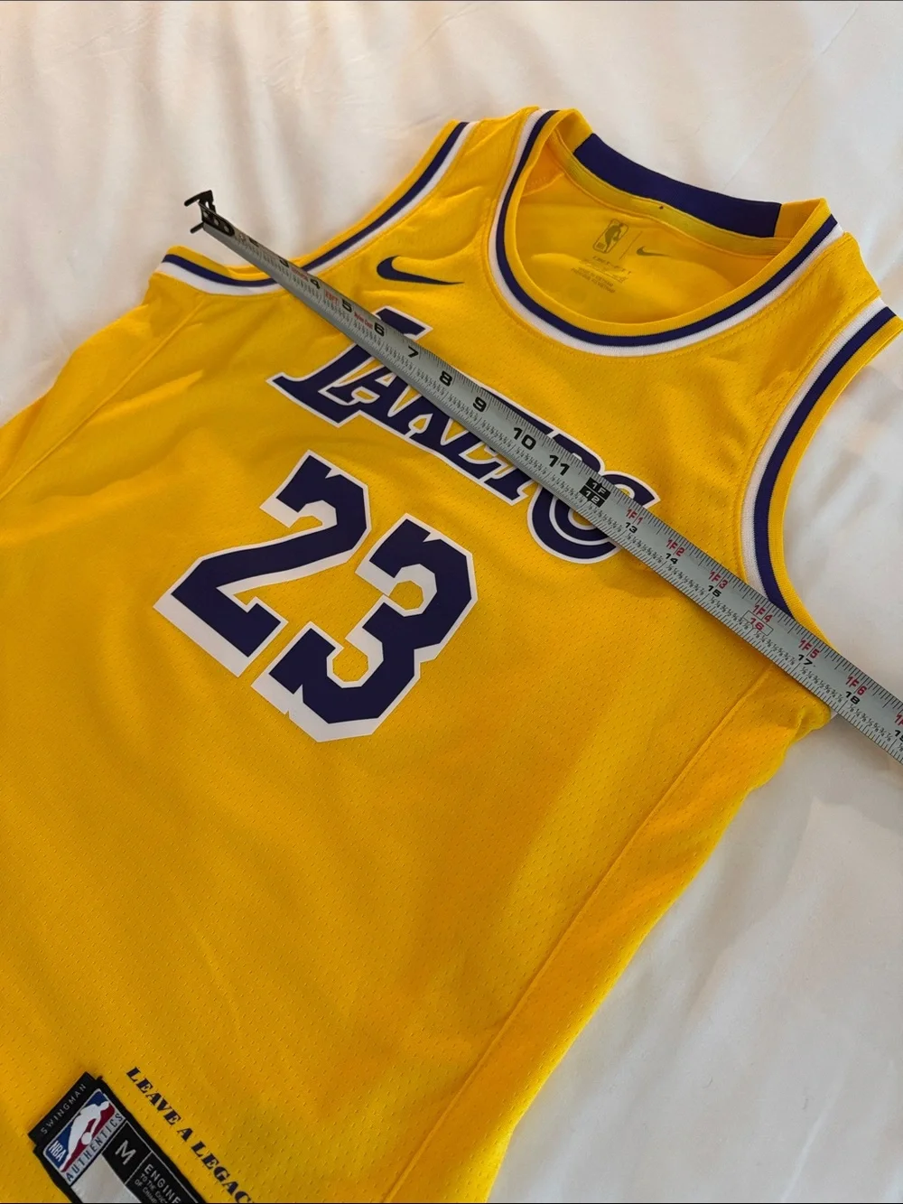 Nike LeBron James Lakers 23 Icon Edition Jersey M